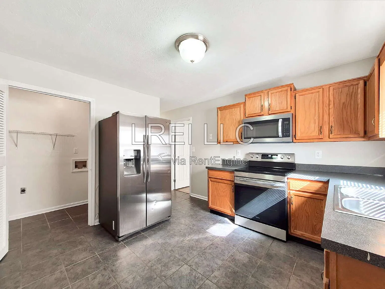 2 bed, 1.0 bath, 864 sqft, $1,125 — Photo 4