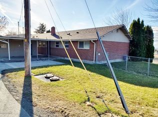 202 S 49th St #204, Yakima, WA 98901