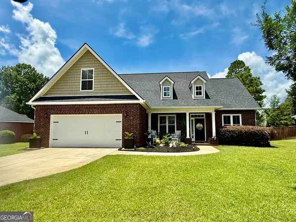207 Legacy Park Dr, Perry, GA 31069