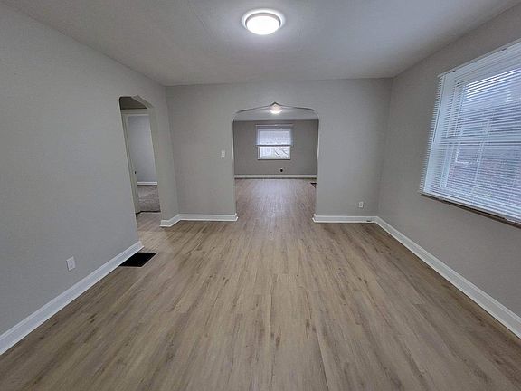 4th image of 6119 Graceland Ave