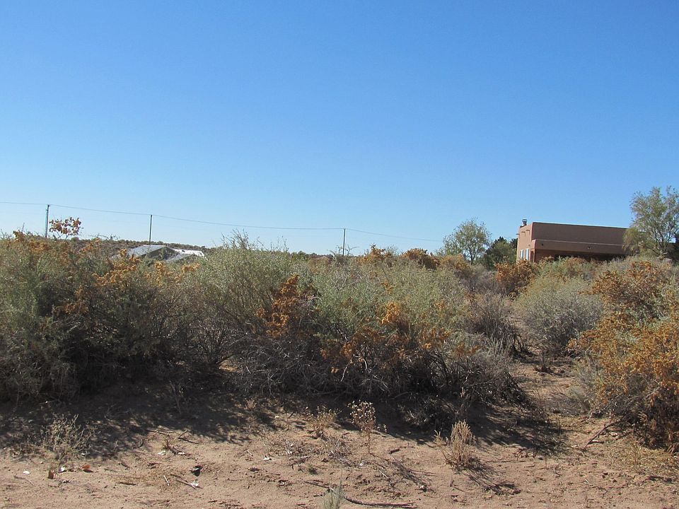2nd image of 5724 Rio Oso Rd NE