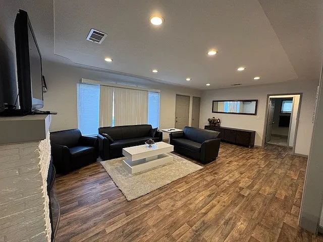 313 Hedstrom Rd — Photo 2