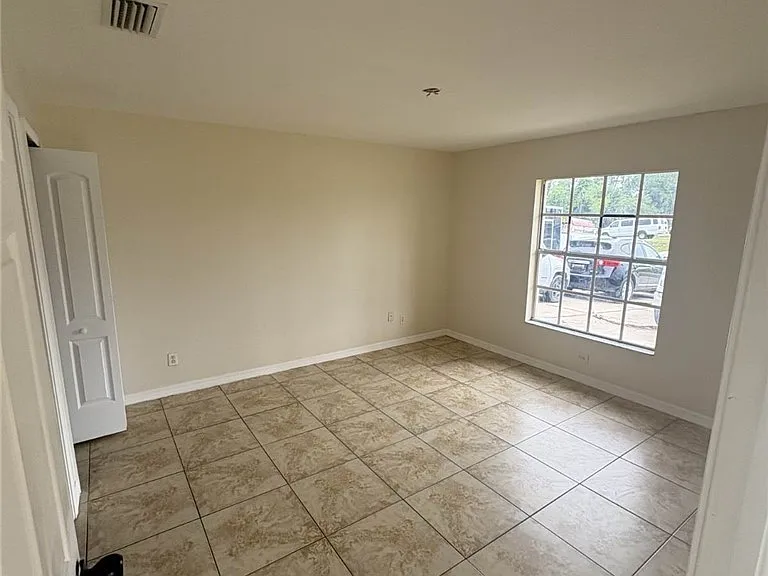 4768 Jordan Ave S — Photo 4