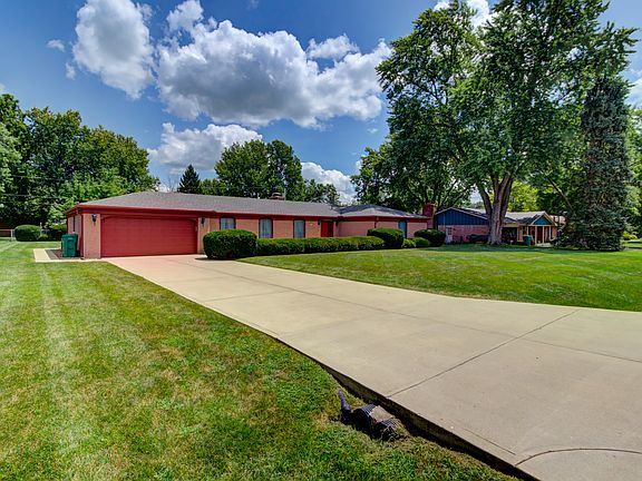 3rd image of 2394 Banyon Dr