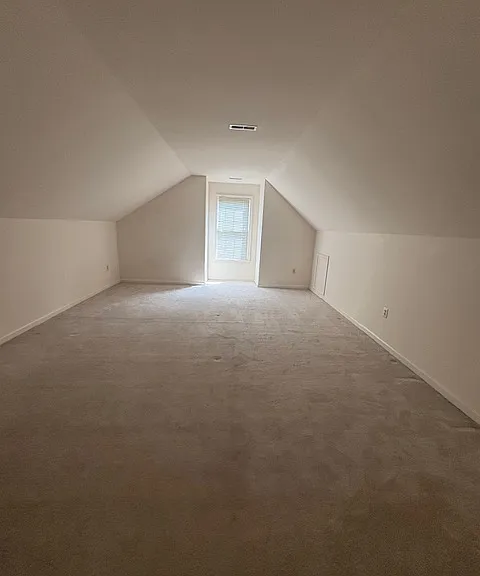 401 Greens Ct — Photo 16