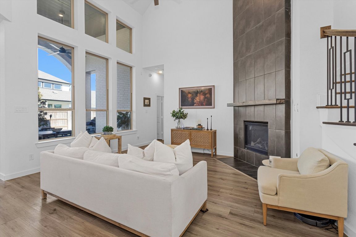 next background image