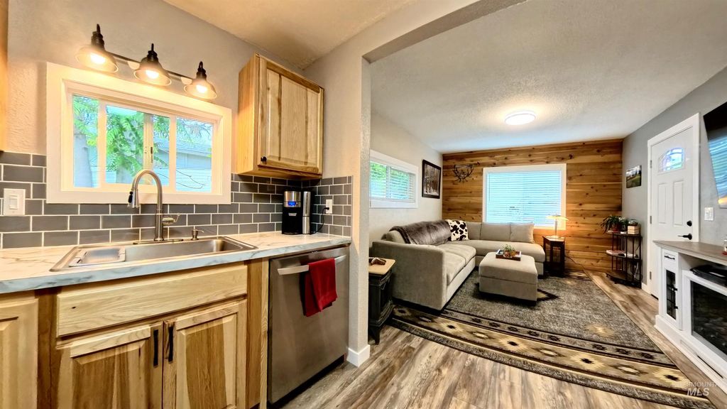 Apartment in Lewiston - More