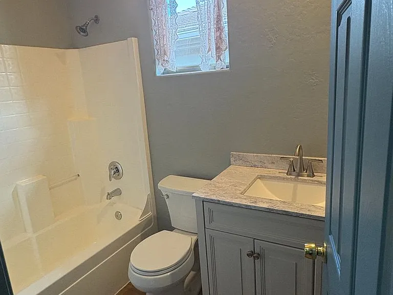 110 E Bighorn Ct — Photo 16
