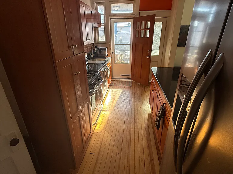 1349 W 41st St #1 — Photo 20