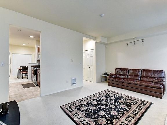 5th image of 9316 178th Pl NE Unit 2