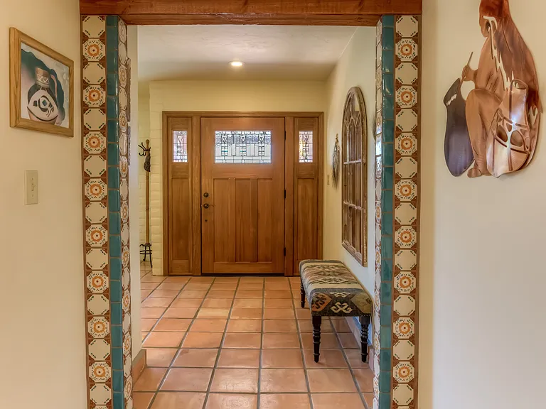 235 W Greenock Dr — Photo 3