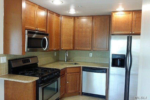 1st image of 1086 Lynn Pl APT 1