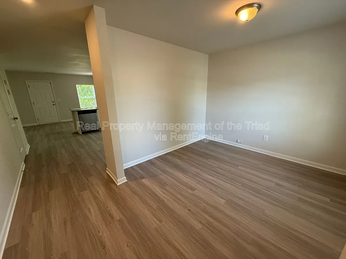 Building Photo - 3802 Bellingham Ct