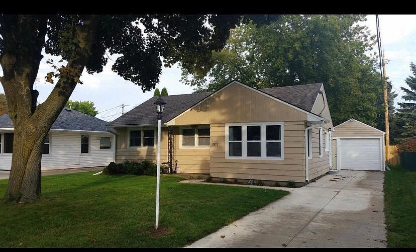 1st image of 3211 N 9th St