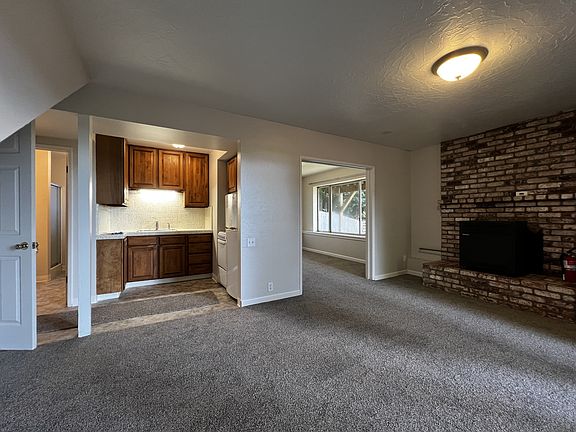 3rd image of 711 Fickle Hill Rd #B