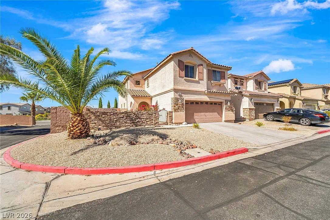 4 bed, 2.5 bath, 2533 sqft, $3,300 — Photo 1