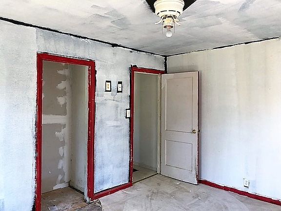 3rd image of 303 Cary Dr