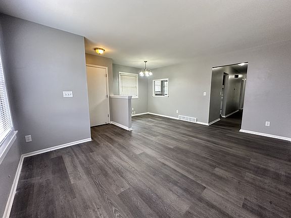 2nd image of 2212 Eastmoreland Avenue