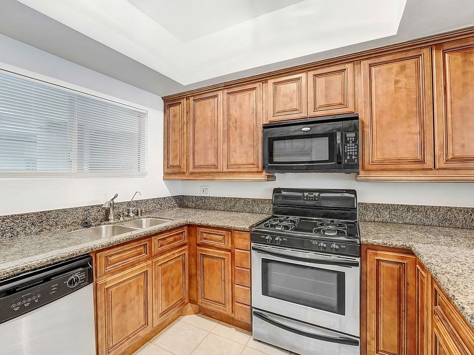 1st image of 2905 Montrose Ave APT 416