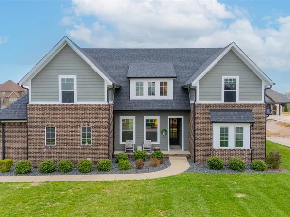 634 Diamond Peak Dr, Bowling Green, KY 42104