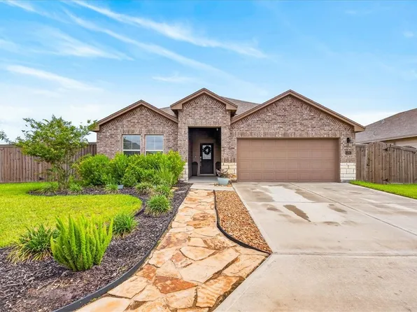 1294 Carnaby St, Corpus Christi, TX 78415