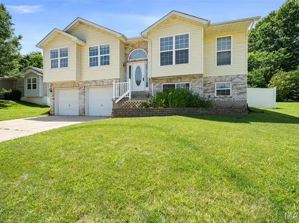 2325 Arkansas Dr, High Ridge, MO 63049