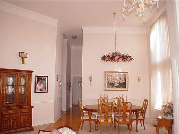 3rd image of 2611 Triple Crown Dr
