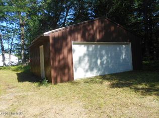 311 N Jackpine Rd, Fountain, MI 49410