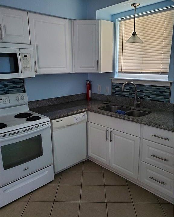 2nd image of 9334 Peachtree St