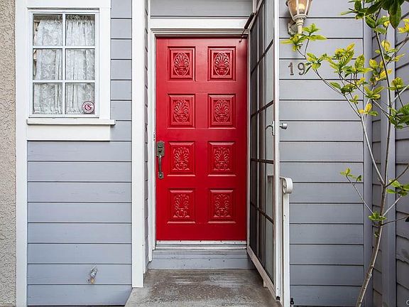 3rd image of 18135 Burbank Blvd