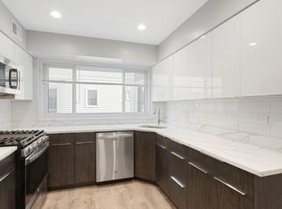 The 2333 Lunt, Chicago, IL 60645