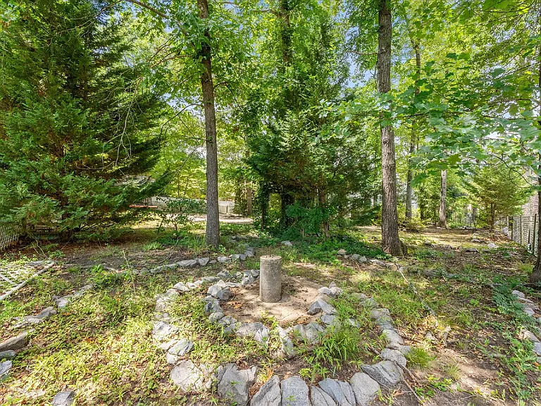 3513 Castlebury Dr — Photo 36
