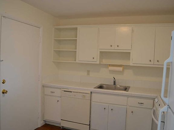 3rd image of 4500 N Flagler Dr APT B10