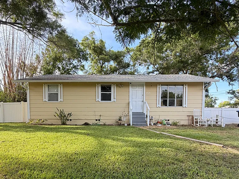 2515 Winston Ave — Photo 2