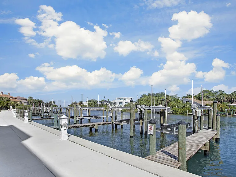 1709 N Tamiami Trl — Photo 22