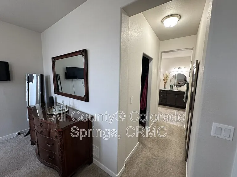 5755 Marlee Dr — Photo 15