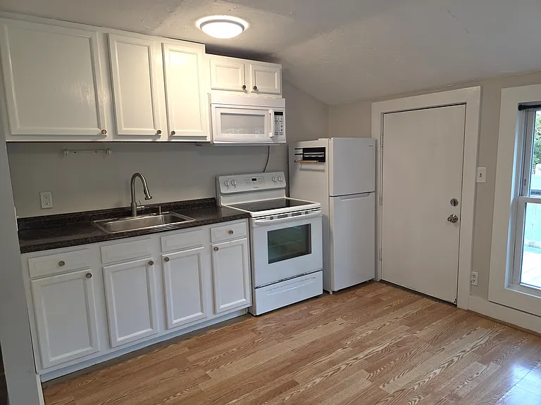 89 S Main St #B-2 — Photo 2