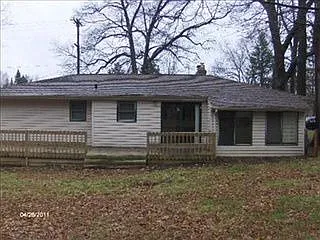 6599 Hoover Rd photo 1