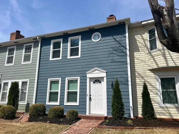 1366 E Masonic Dr, Fayetteville, AR 72703