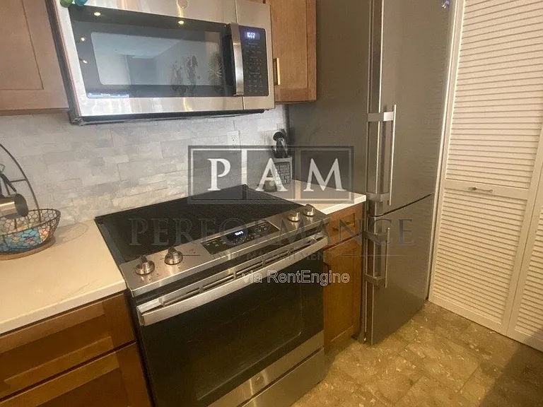 234 N Broadway — Photo 8