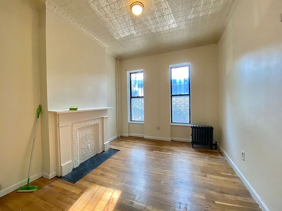 5th image of 79 Underhill Ave #1B