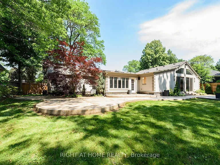 176 Maplewood Rd — Photo 25