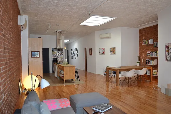 Rented by Tabak Real Estate | media 23