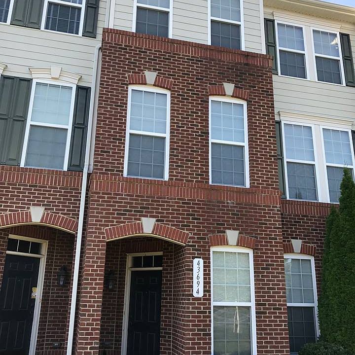 1st image of 43694 Chicacoan Creek Sq