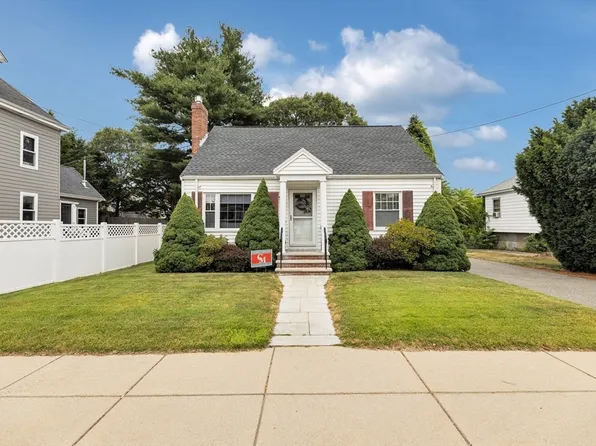 9 Berwick St, West Roxbury, MA 02132