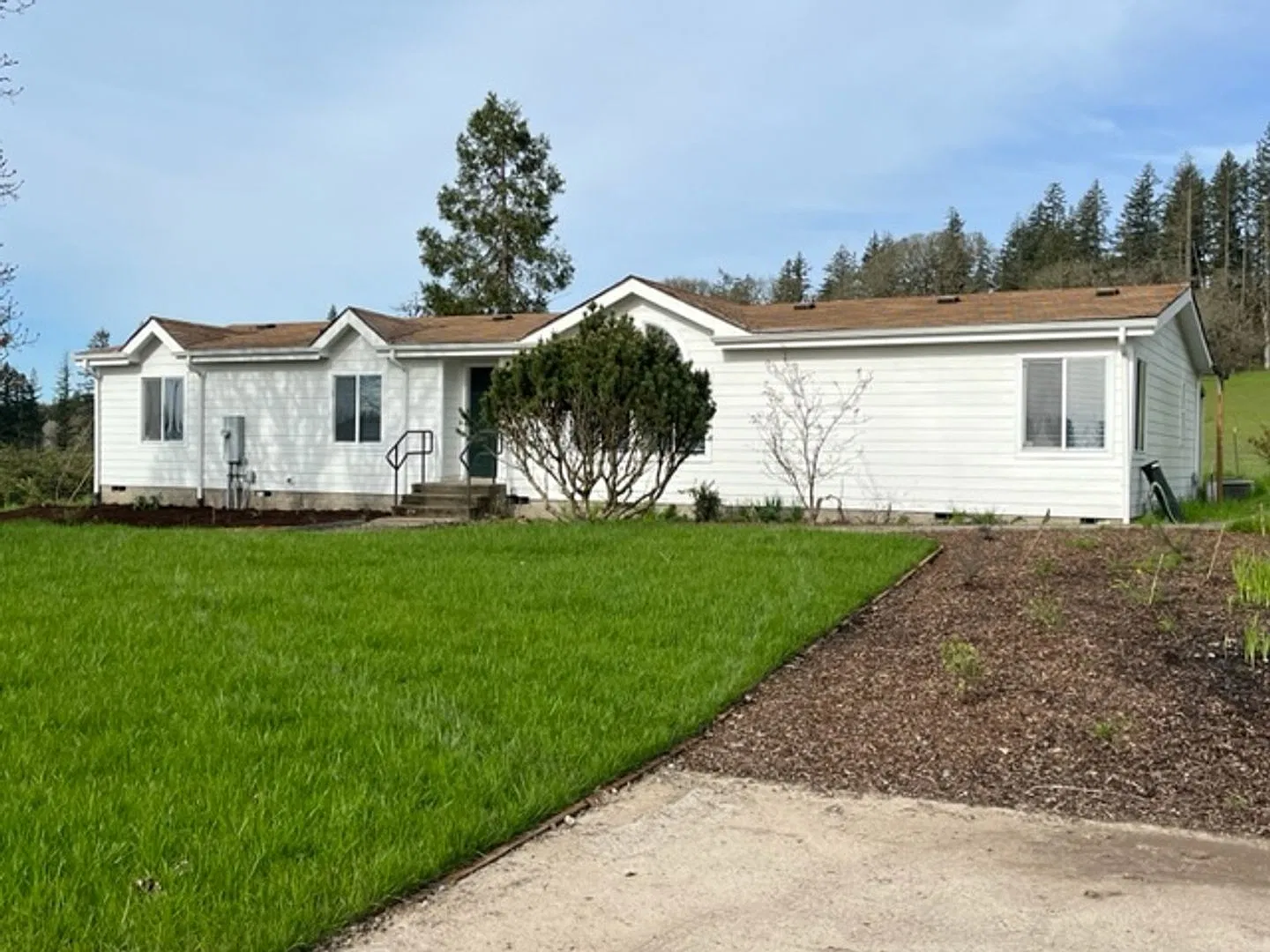 3 Bedroom 2 Bath MF Home Carlton OR — Photo 2
