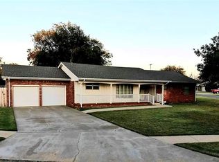 1900 N Flamingo Ln, Altus, OK 73521