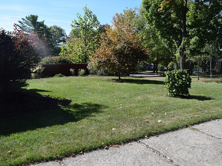 301 Homan Ave — Photo 5