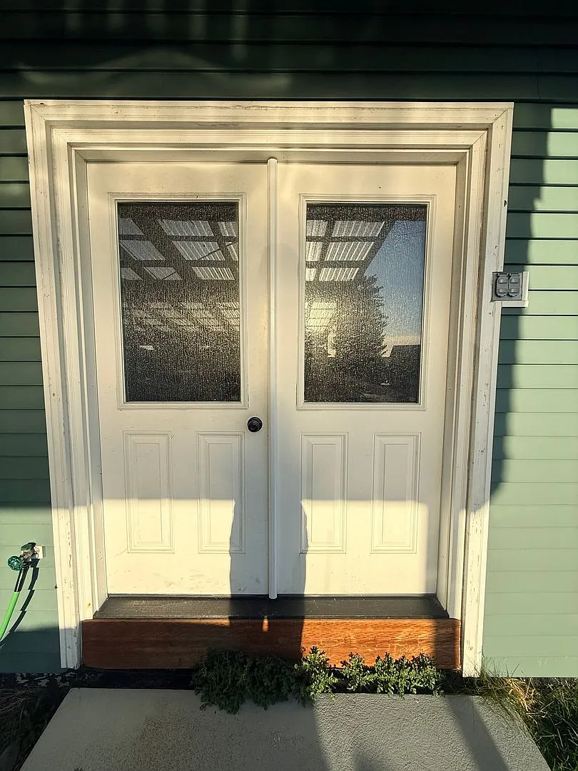 1220 Purtov Street — Photo 2