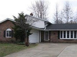 14271 Cherokee Trl, Middleburg Heights, OH 44130